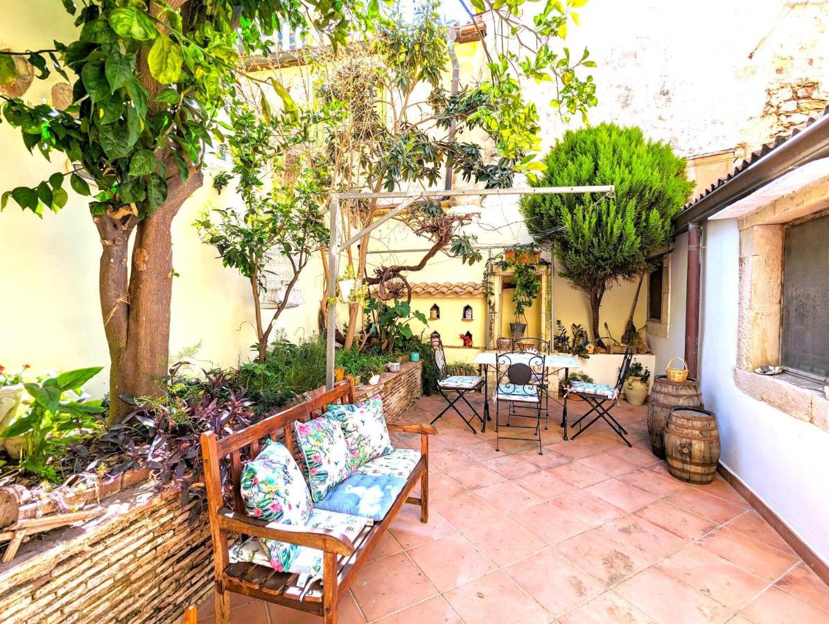 Апартаменты La Casa Delle Fate Сиракузы Экстерьер фото